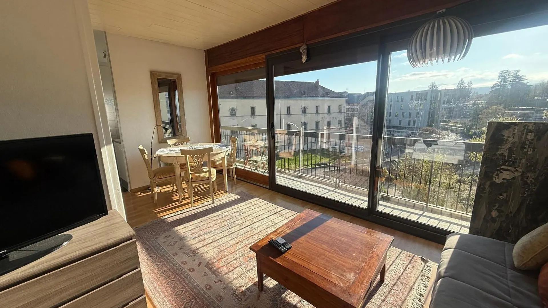 Le Nemours location